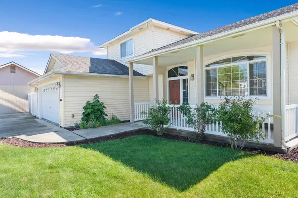 1616 N Rio Grande Ln, Greenacres, WA 99016