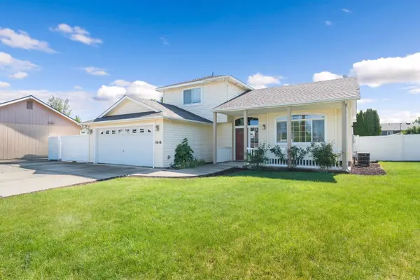 1616 N Rio Grande Ln, Greenacres, WA 99016