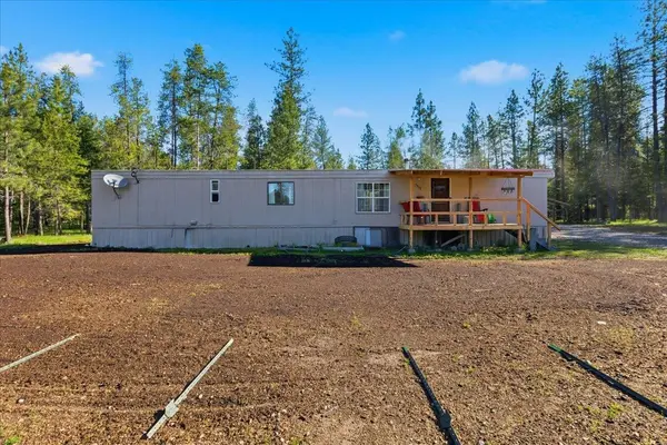 3858 C Agar Rd, Loon Lake, WA 99148
