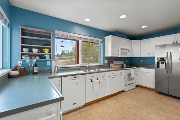 46491 Cedar Beau E Rd, Loon Lake, WA 99148