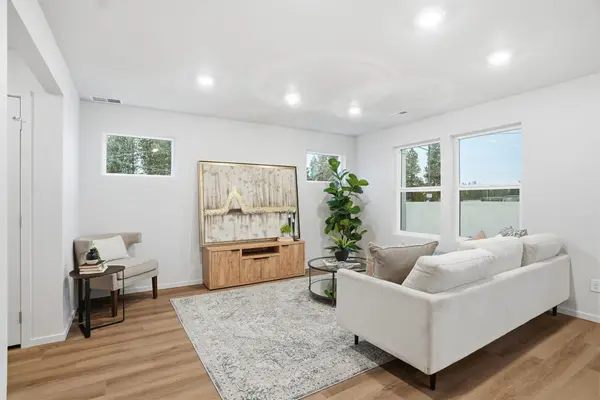 1556 E A St, Deer Park, WA 99006