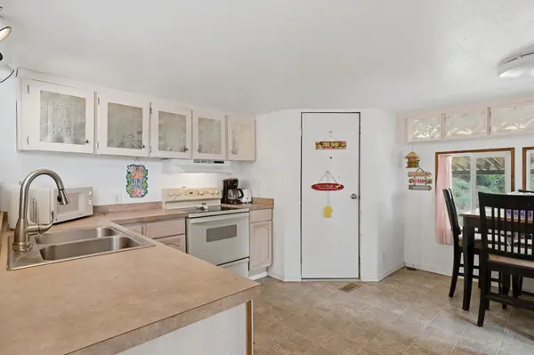 31884 E Phillips Ln, Davenport, WA 99122
