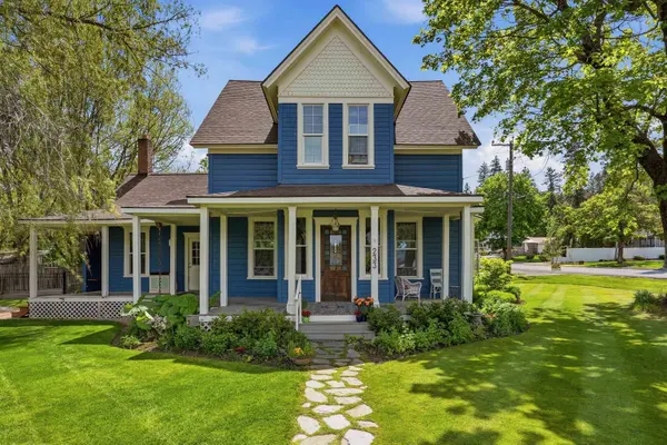 233 W Pacific St, Rockford, WA 99030