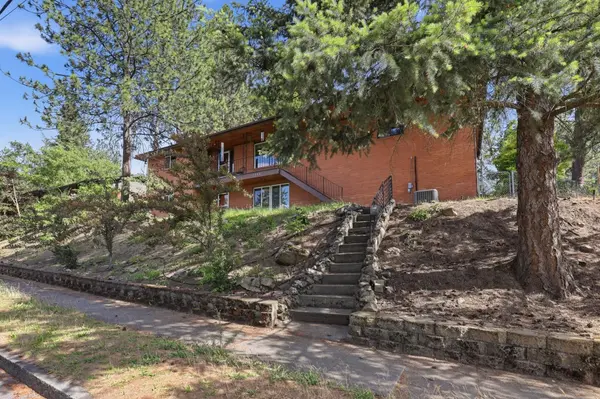 3806 E 17th Ave, Spokane, WA 99223