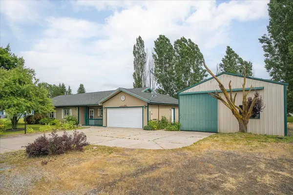 1418 E 3rd St, Deer Park, WA 99006