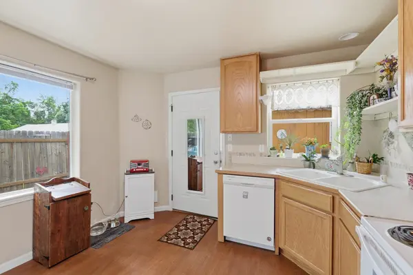 523 N North Ave, Deer Park, WA 99006