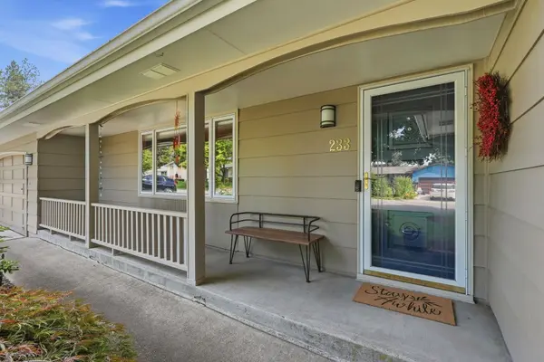 233 W Dawn Ave, Spokane, WA 99218