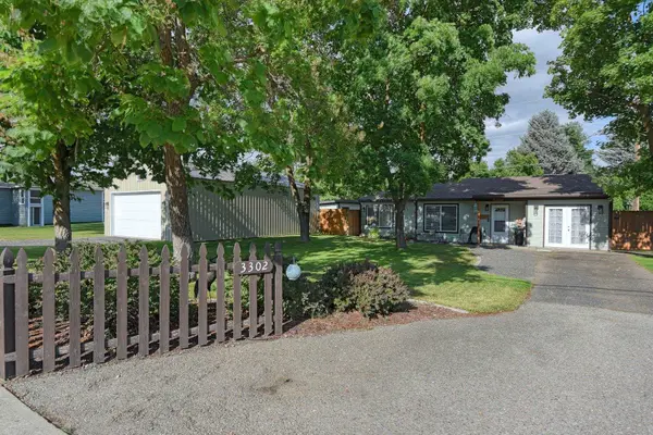 3302 N Vista Rd,  Millwood,  WA 99212