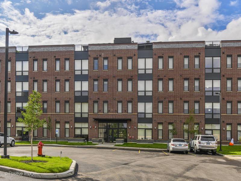 2811 Thatcher AVE #105, River Grove, IL 60171