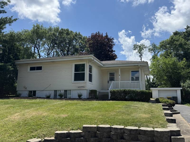 225 Panama AVE, Hampshire, IL 60140