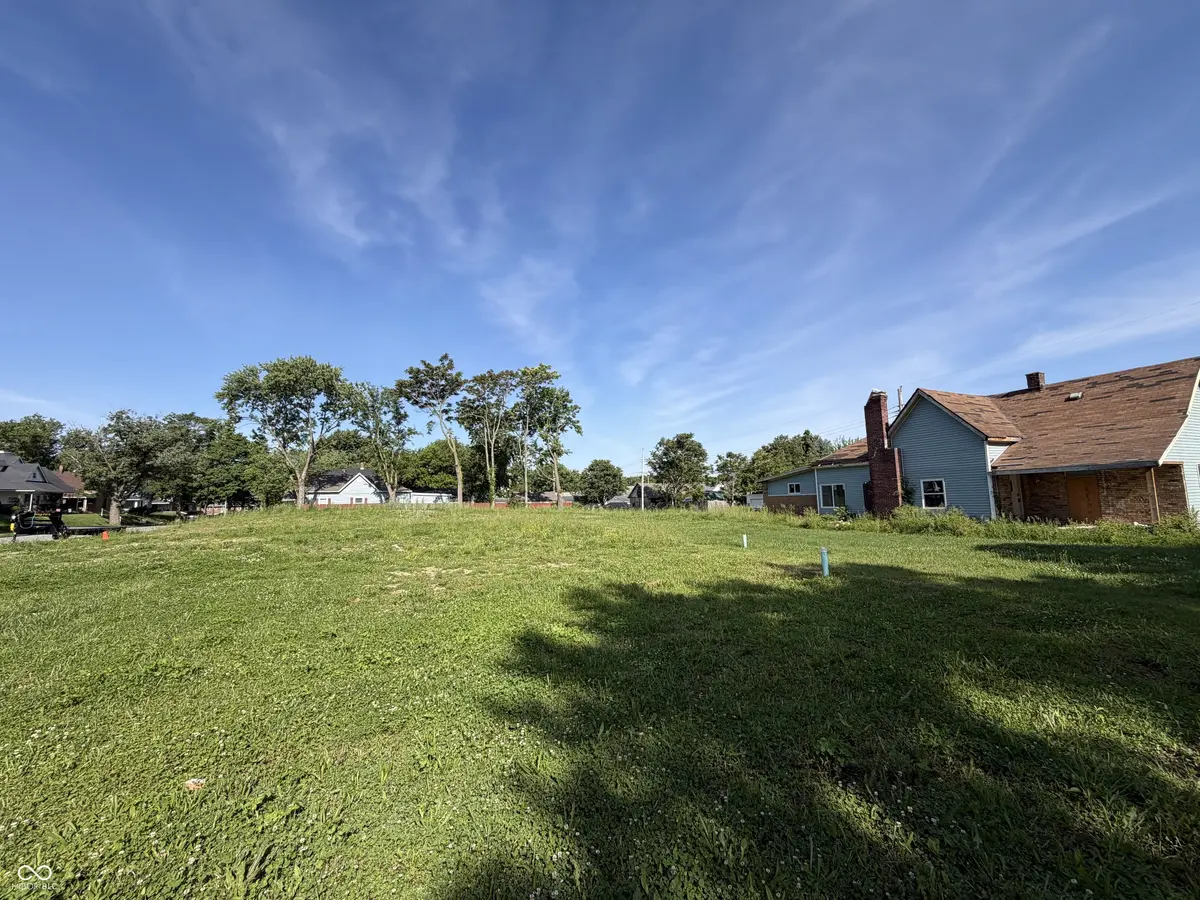 327 S Madison AVE, Anderson, IN 46016