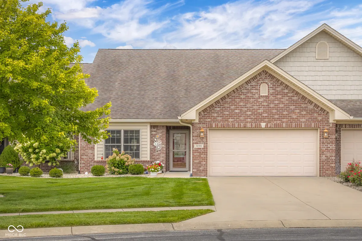3890 Naples DR, Columbus, IN 47203