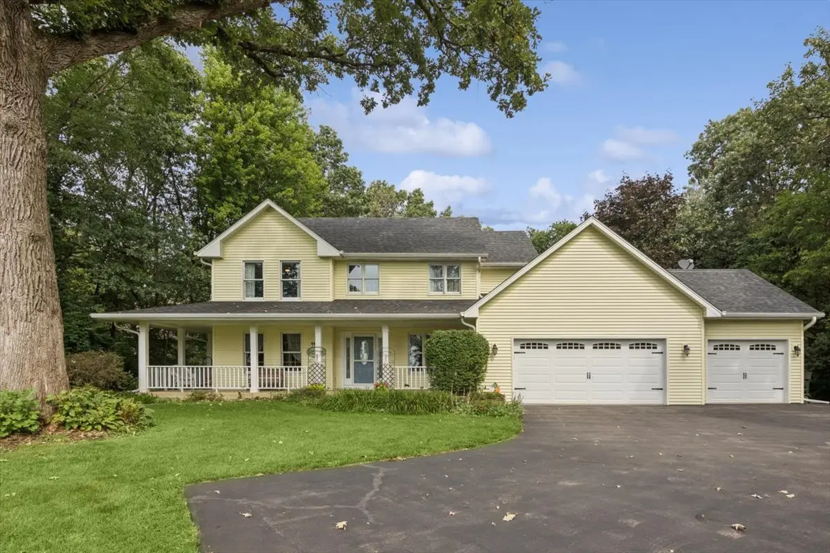 11115 E Riviera DR, Spring Grove, IL 60081