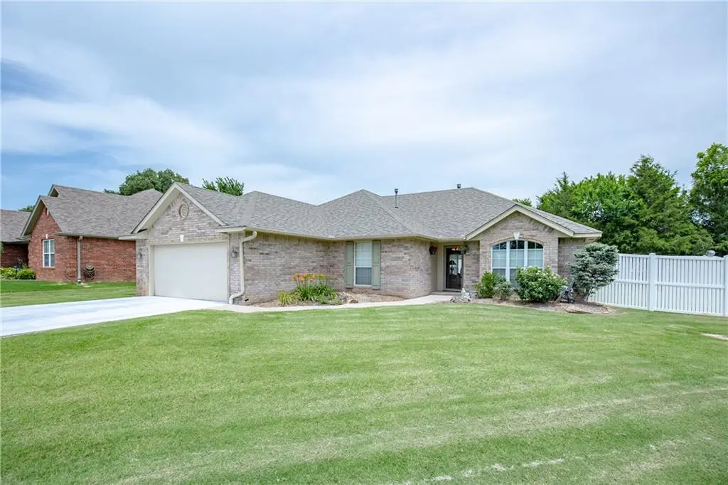 2711 Woodbridge DR, Shawnee, OK 74804