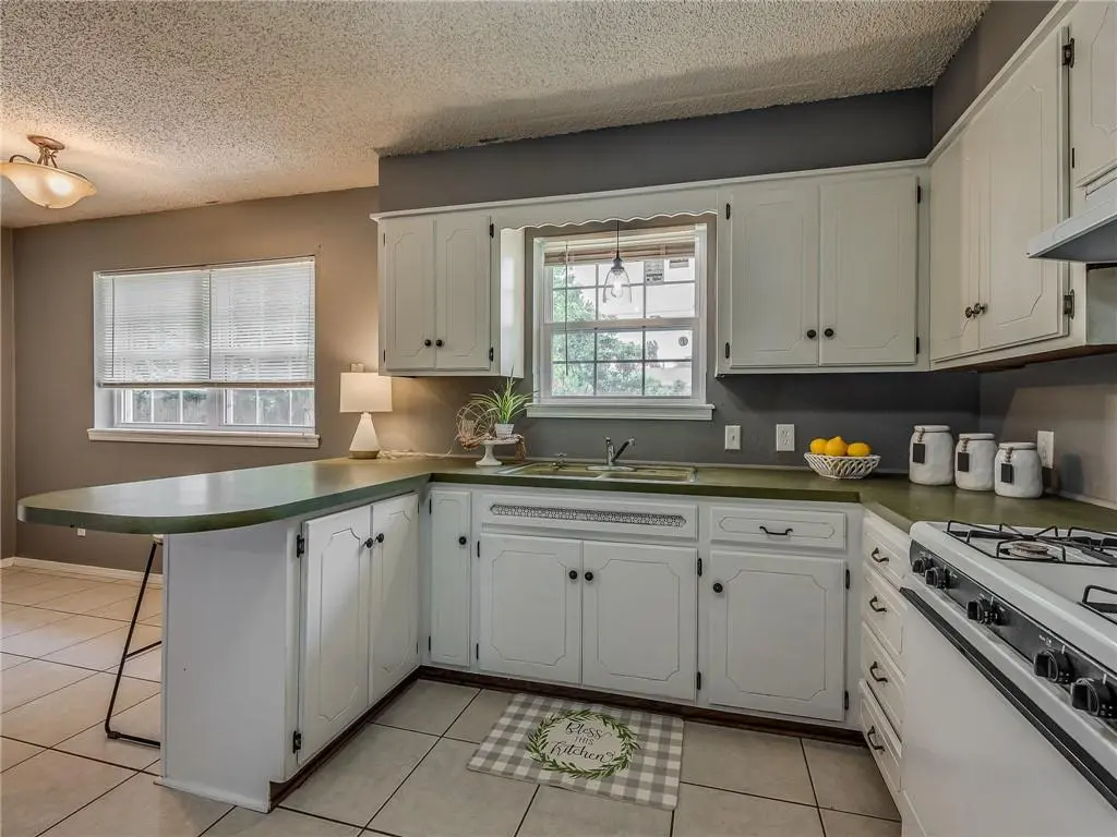 1208 N 7th AVE, Purcell, OK 73080