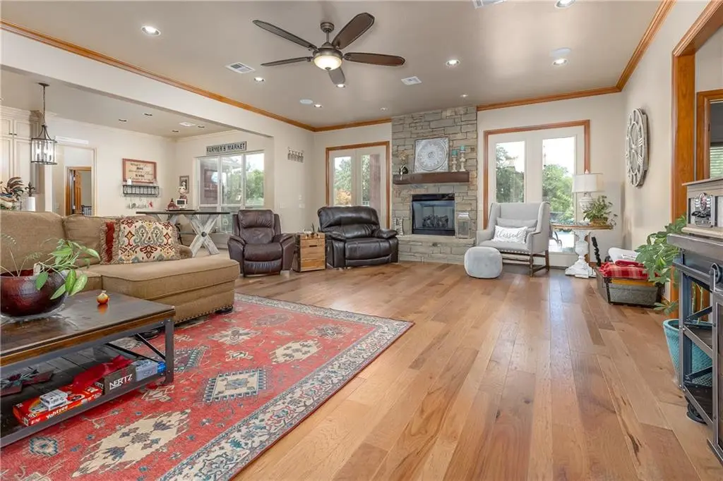 5711 E Lindsey ST, Norman, OK 73026