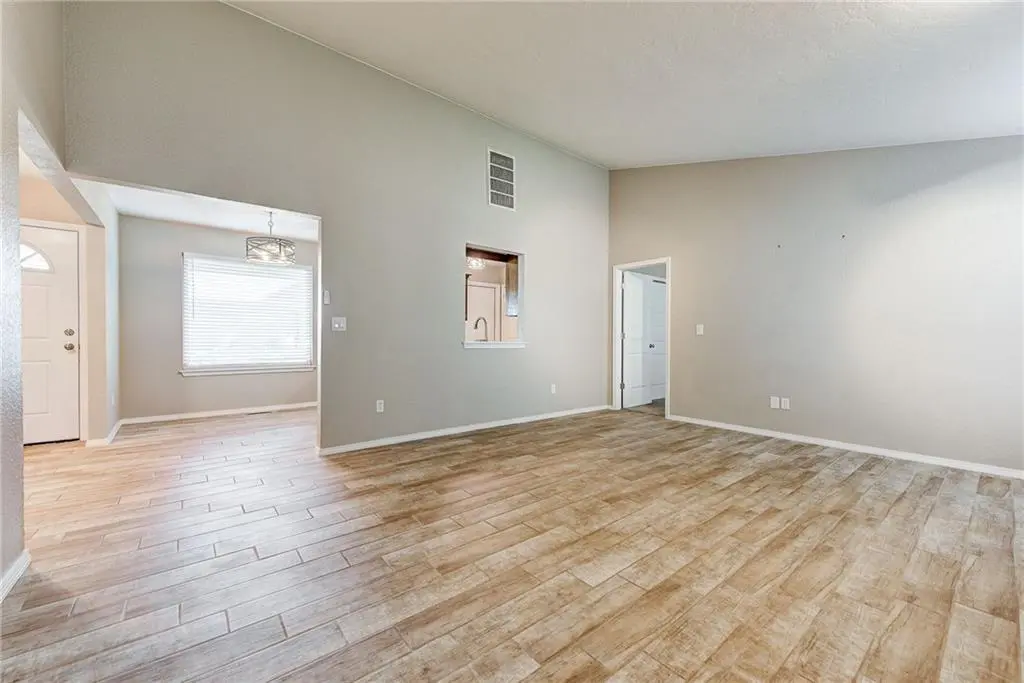 2505 Truitt, Moore, OK 73160