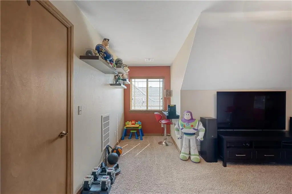 12005 SW 18th ST, Yukon, OK 73099