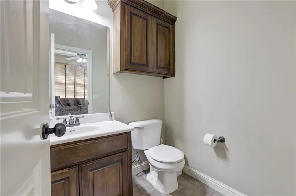 945 Regal RD, Yukon, OK 73099