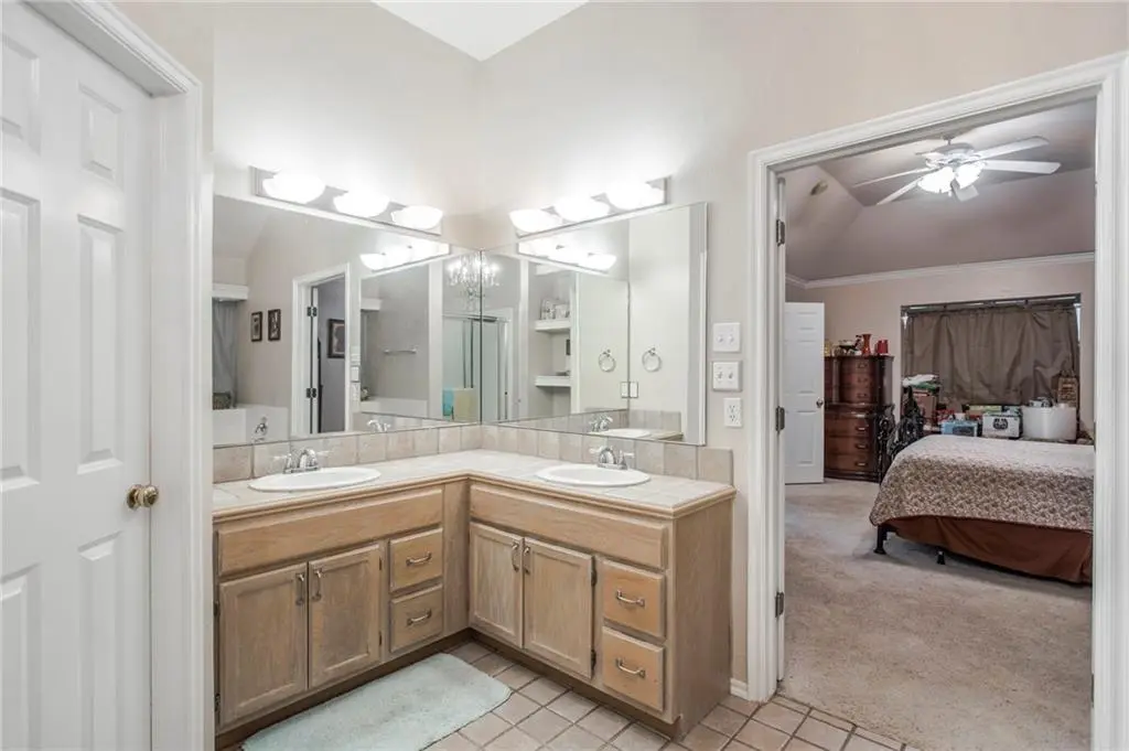 1100 N Savannah TER, Mustang, OK 73064