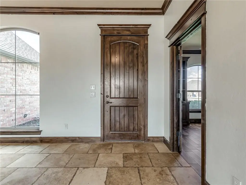 640 E Amelia TER, Mustang, OK 73064