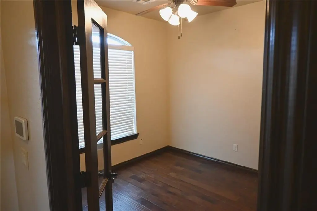 2324 Coles Creek LN, Yukon, OK 73099