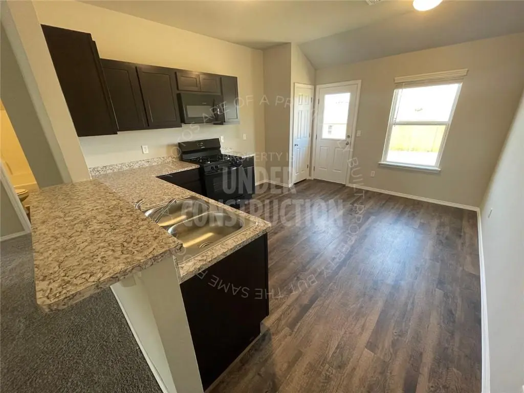 588 Fox Burrow LN, Newcastle, OK 73065