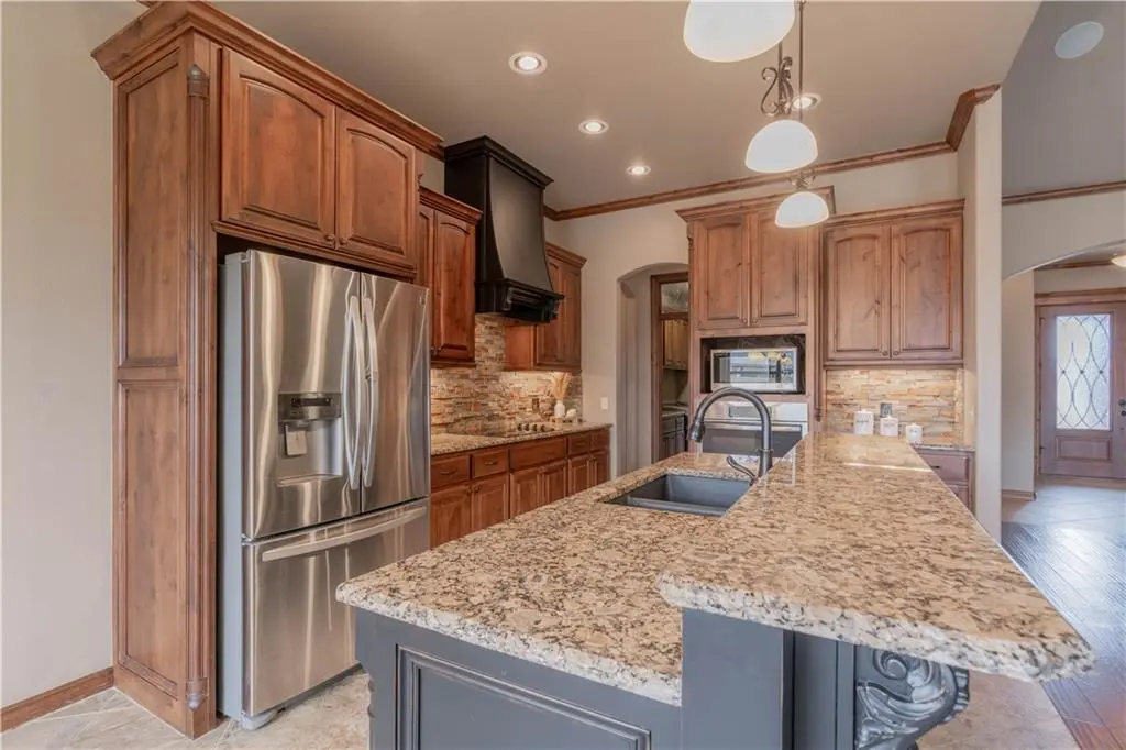 12612 NW 7th CT, Yukon, OK 73099