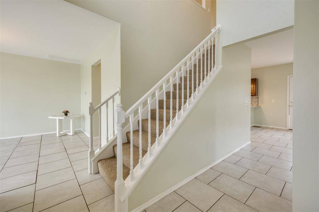 9472 Woodchuck CT, Edmond, OK 73034