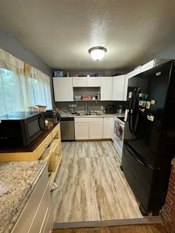 121 Gill DR, Midwest City, OK 73110