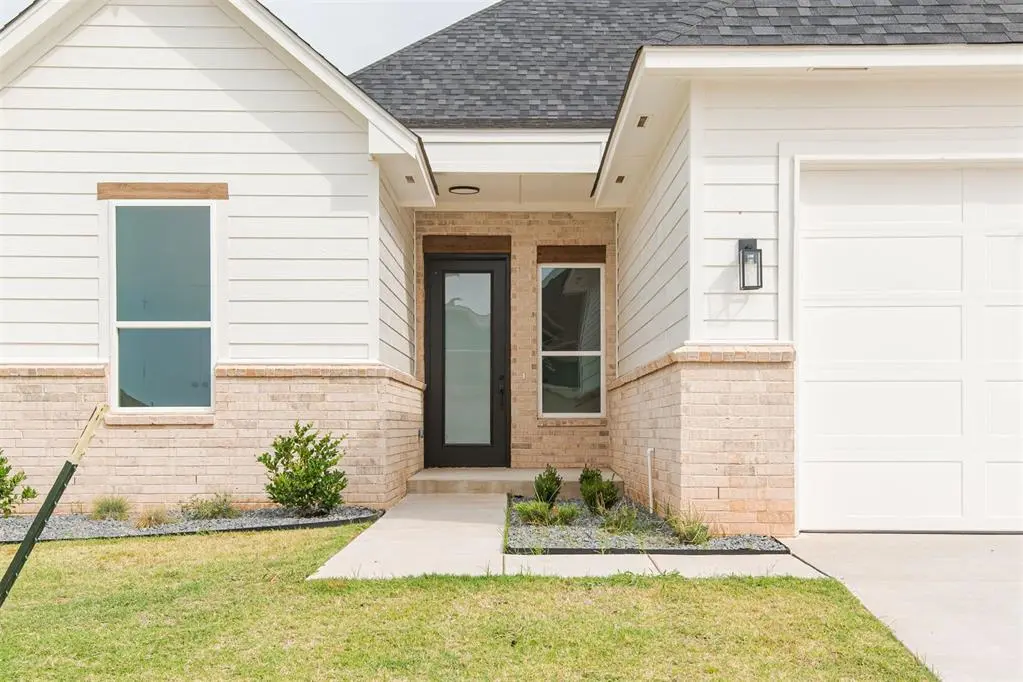 9345 SW 43rd ST, Mustang, OK 73179