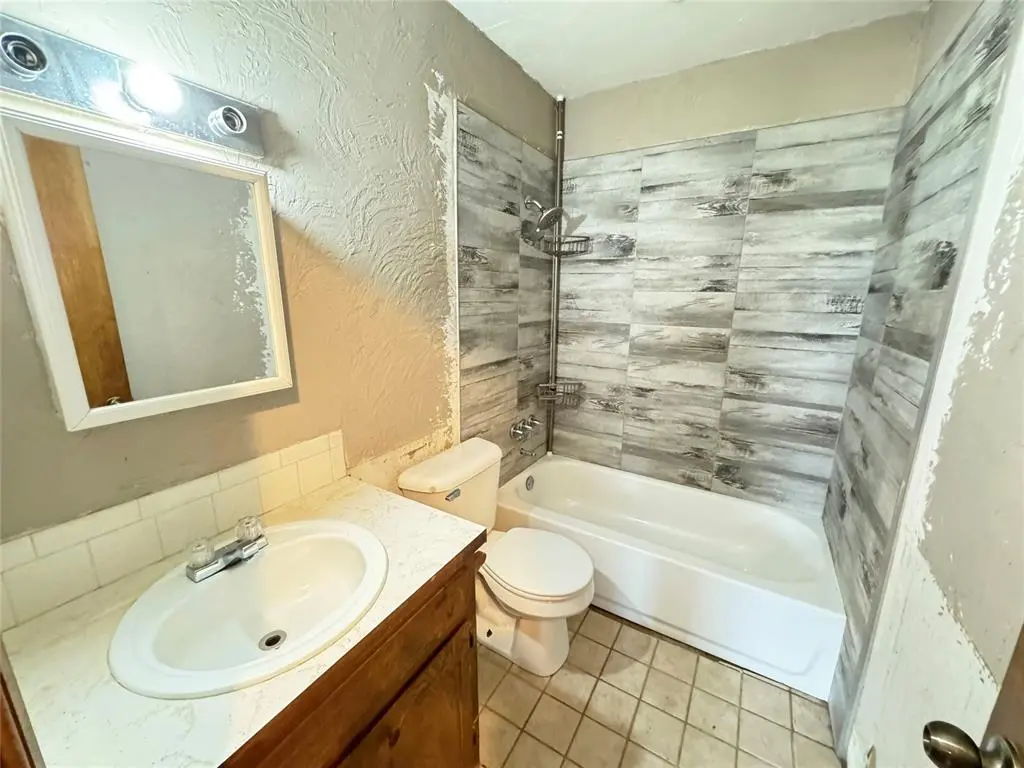321 S Freehome AVE, Calumet, OK 73014