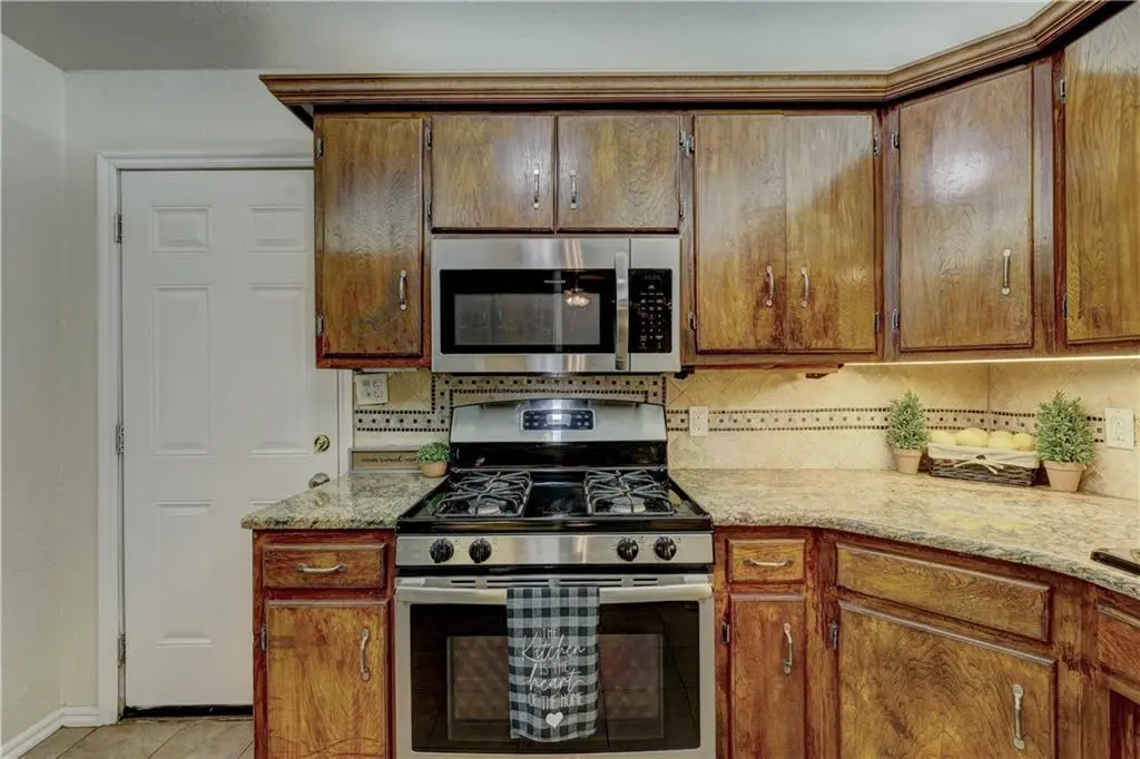 6200 NW 22nd ST, Bethany, OK 73008