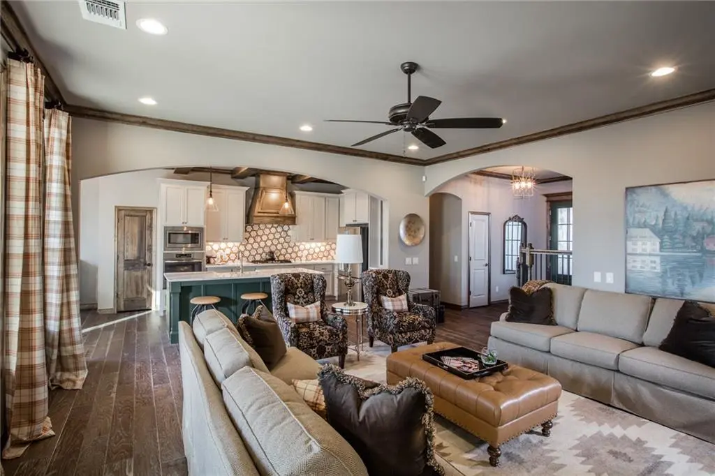 18700 Neri DR, Edmond, OK 73012