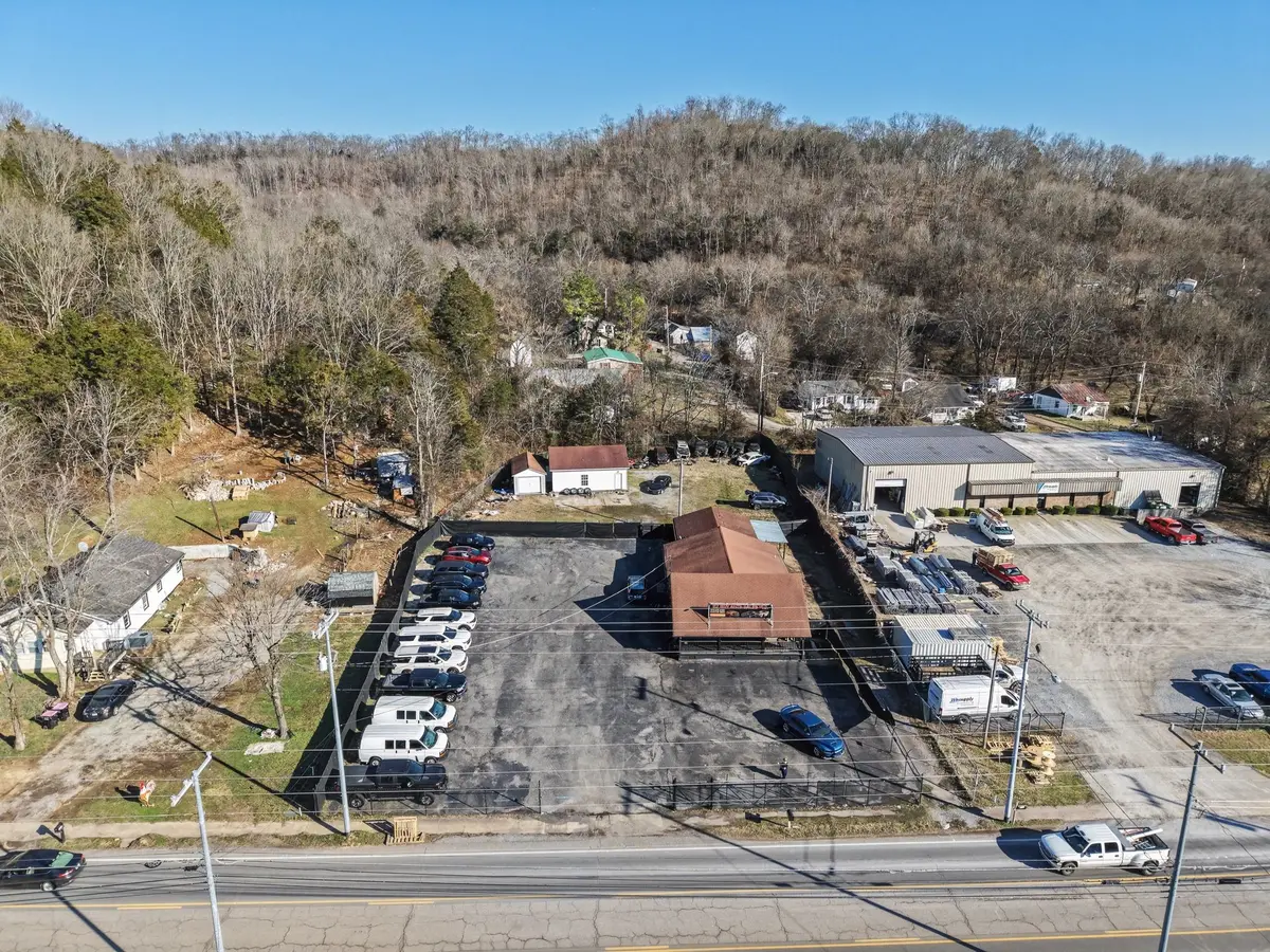 1195 Louisville Hwy, Goodlettsville, TN 37072