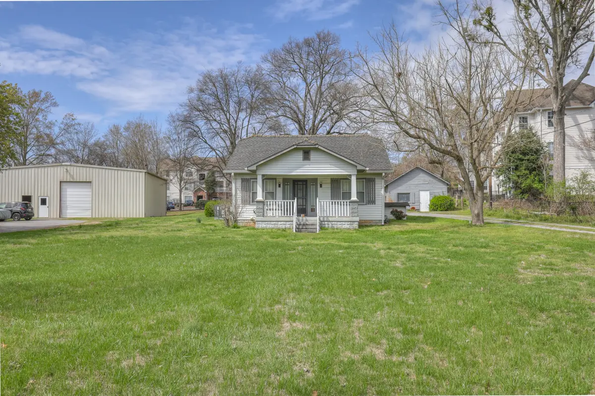 7114 Old Harding Pike, Nashville, TN 37221
