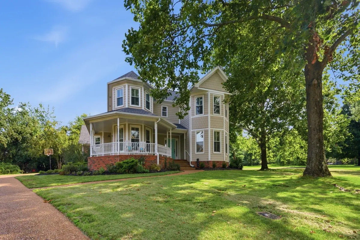 1733 Carriage Ct, Brentwood, TN 37027