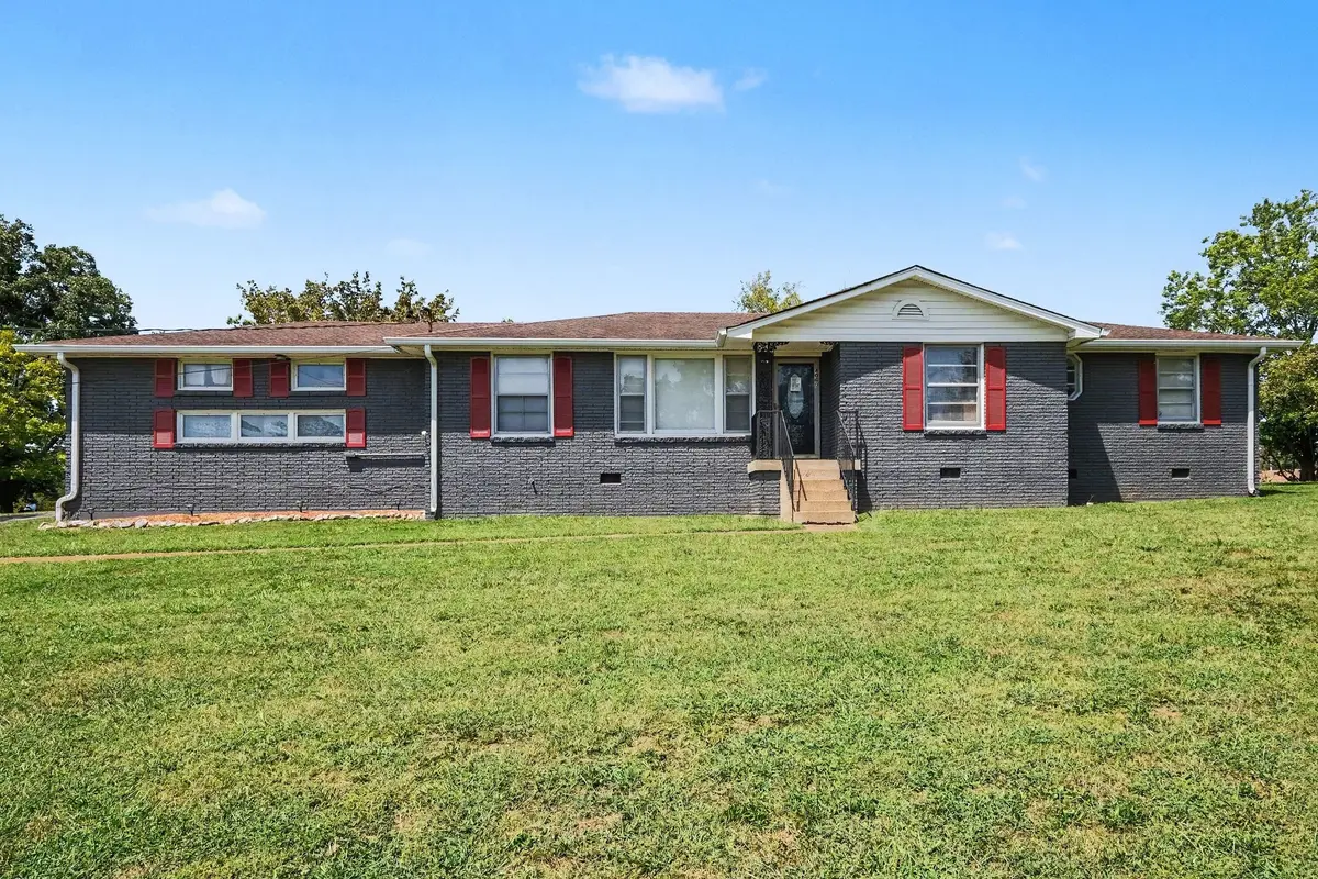 4060 Yoest Dr, Nashville, TN 37207
