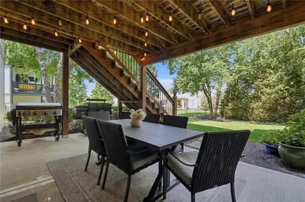 9404 W 163rd PL, Overland Park, KS 66085