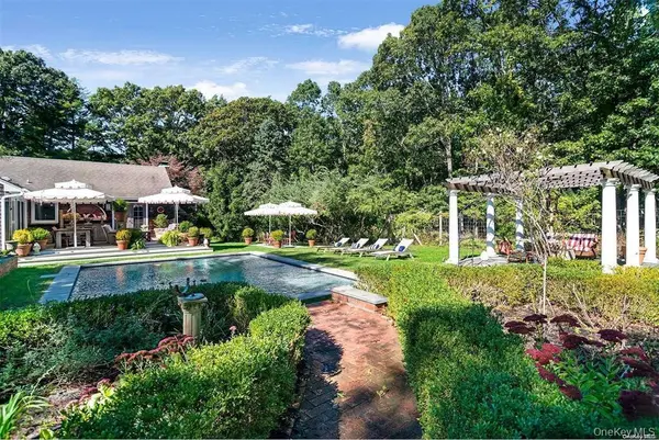 44 Straight PATH, Southampton, NY 11968