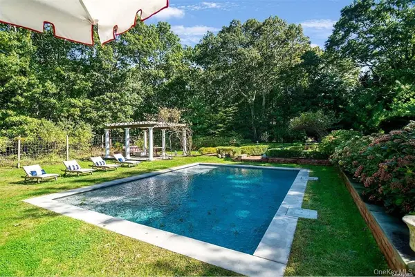 44 Straight PATH, Southampton, NY 11968