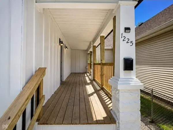 1225 E Adams ST, Muncie, IN 47305