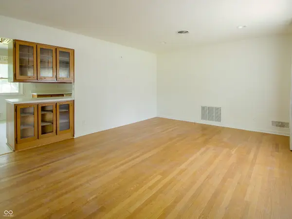 235 W Huntstead LN, Indianapolis, IN 46217