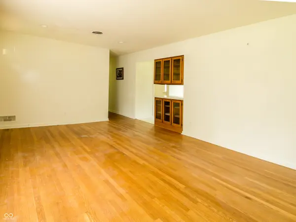 235 W Huntstead LN, Indianapolis, IN 46217