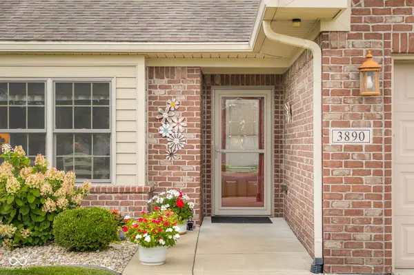 3890 Naples DR, Columbus, IN 47203