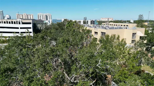 711 N ORANGE AVE, Sarasota, FL 34236