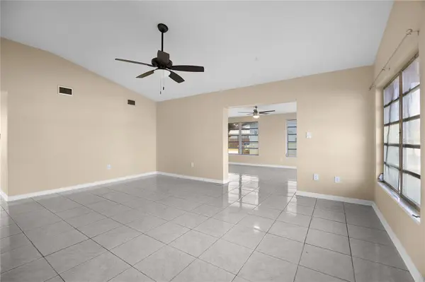 275 LAKEVIEW DR, North Fort Myers, FL 33917