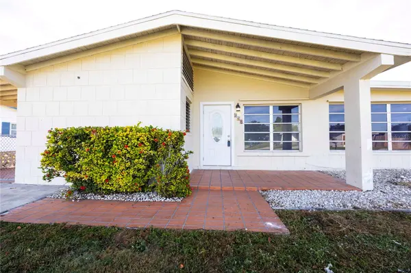 275 LAKEVIEW DR, North Fort Myers, FL 33917