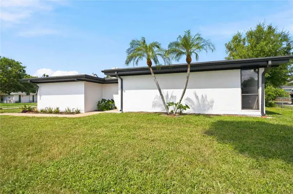 6332 PAULINE AVE, Sarasota, FL 34231