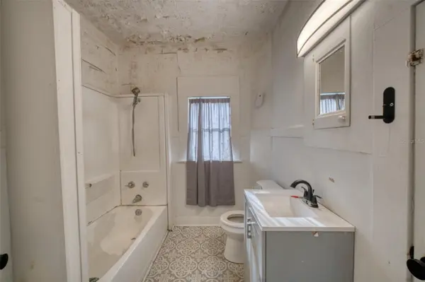 128 AVENUE D SW, Winter Haven, FL 33880